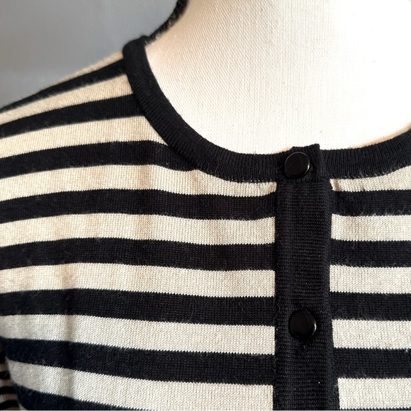 CABLE & GAUGE BLACK AND TAN STRIPED CARDIGAN. SIZE MEDIUM. - Picture 4 of 6